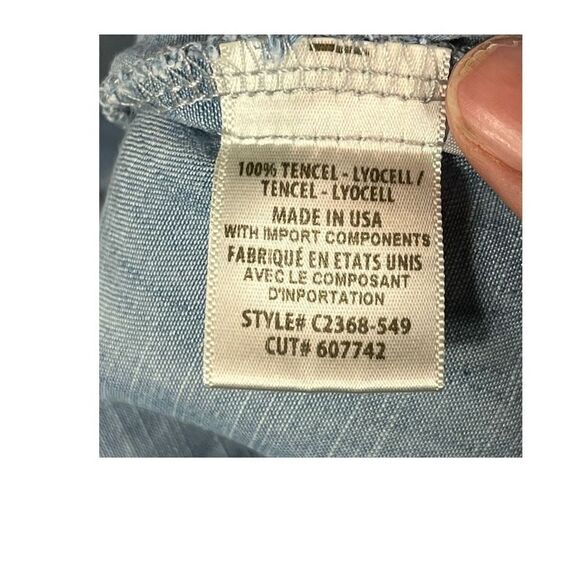 Cloth & Stone Chambray Top With Bell Sleeves Size  Small - Picture 10 of 10